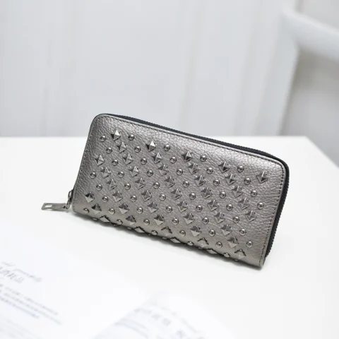 Women's Version Of The New Punk Rivet Long Wallet Fashion Simple Clutch Large Capacity Multi-card Pocket Wallet