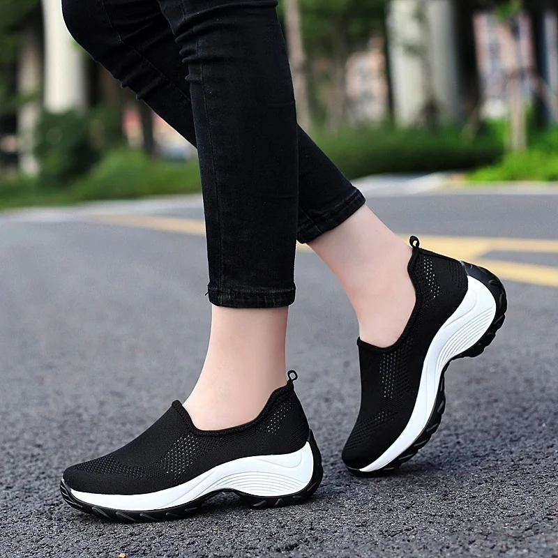 Women's Sneakers Comfortable Outdoor Climbing Hiking Shoes - Image 2