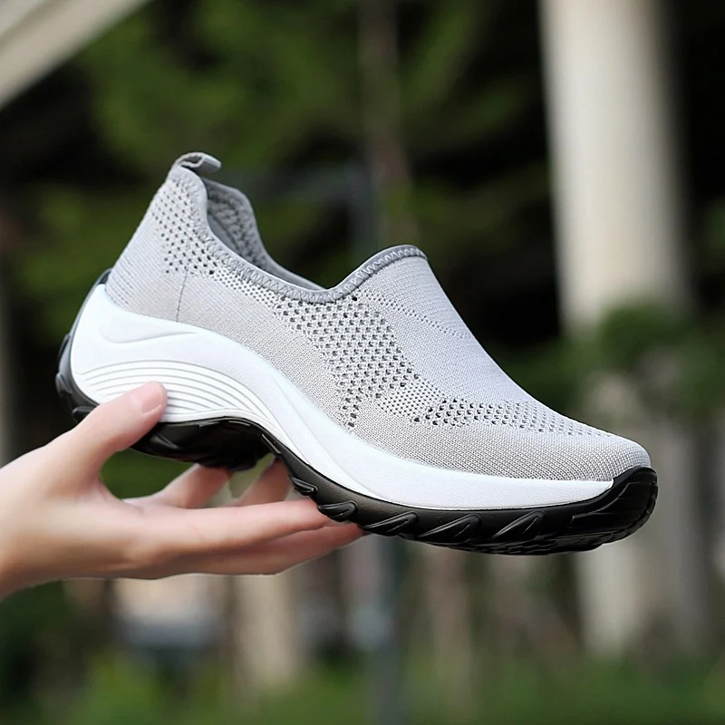 Women's Sneakers Comfortable Outdoor Climbing Hiking Shoes - Image 4