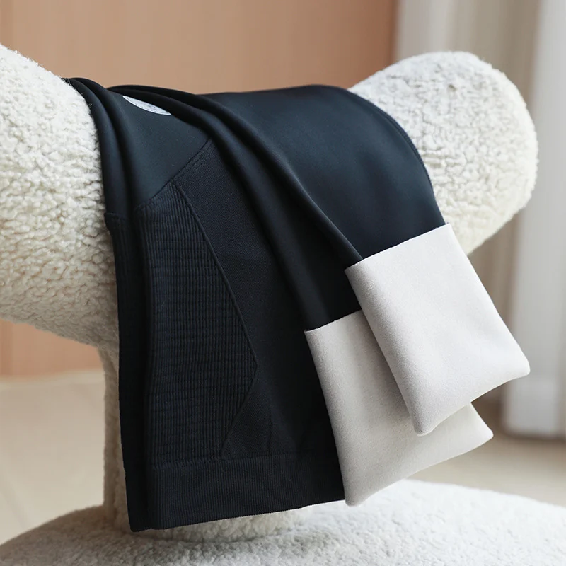 Fleece-lined Belly Support Pregnant Women Leggings Cropped Pants - Image 2